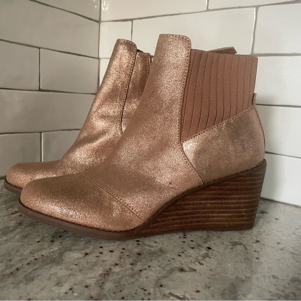 Tom’s metallic Rose Gold ankle boots!! ~ NEVER WORN ~